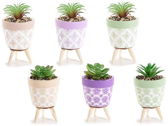 Vaza de ciment decorata cu planta artificiala si trepied din