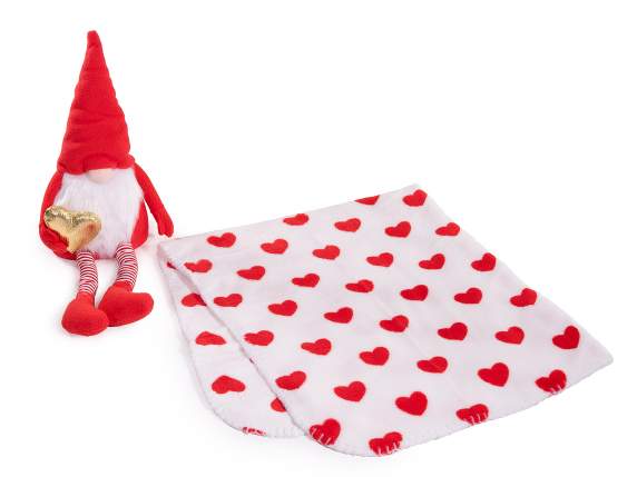 Gnom cu picioare lungi îndrăgostit de pătură moale de inimă