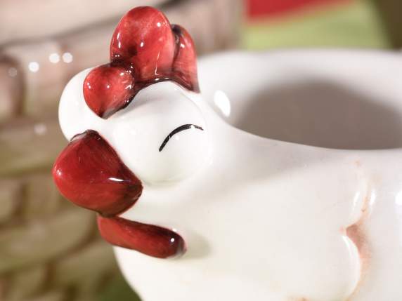 Cupă cu ouă din ceramică, în formă de găină