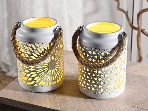 Lantern metalic cu lumânare electronică și mâner de frânghie