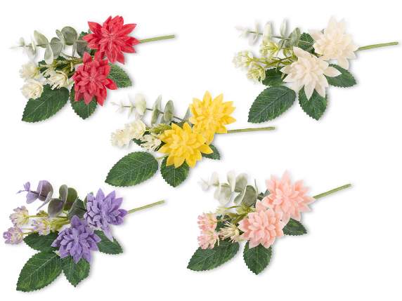Mazzolino di fiori artificiali con foglie