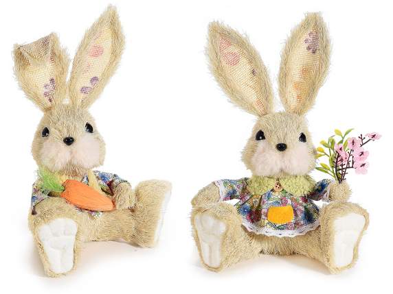 Lapin assis en fibre naturelle avec fleurs - carotte