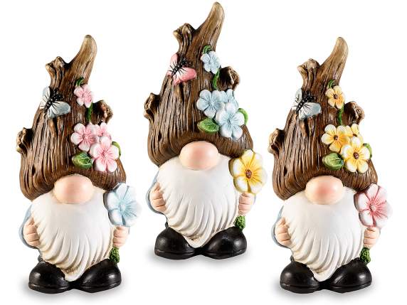 Gnome en terre cuite colorée avec chapeau en forme de tronc