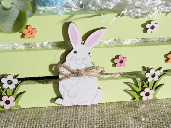Coffret en bois coloré avec lapin blanc et petites fleurs