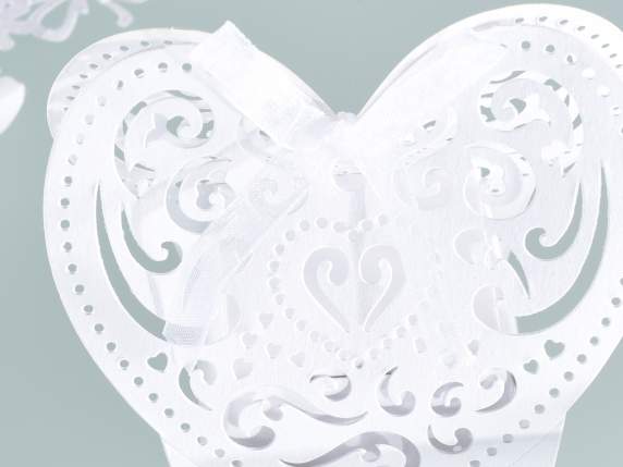 Boite à dragées en forme de coeur en papier blanc nacré