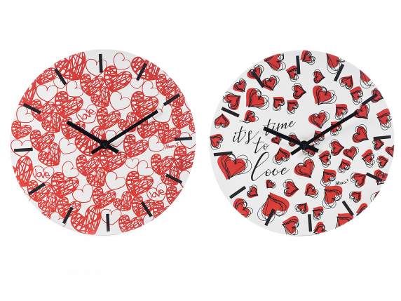 Horloge murale en bois coeurs et lettrage it’s time to love