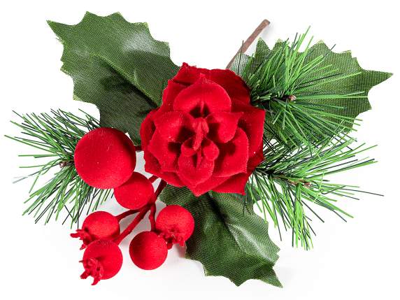 Rametto con rosa, bacche in velluto rosso e aghi di pino