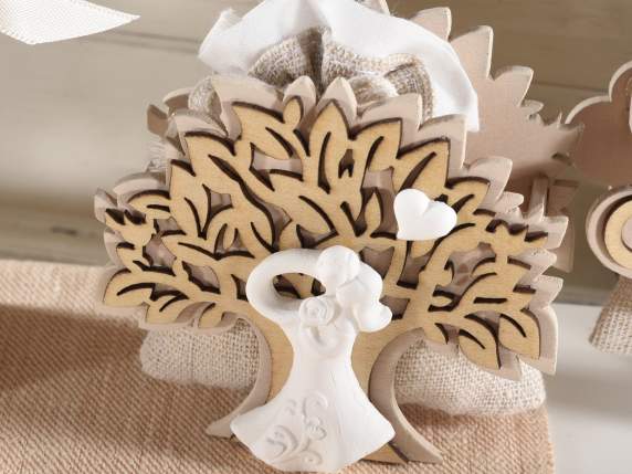 Albero della vita in legno con sposi in gesso e sacchetto