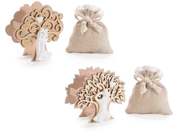 Albero della vita in legno con sposi in gesso e sacchetto