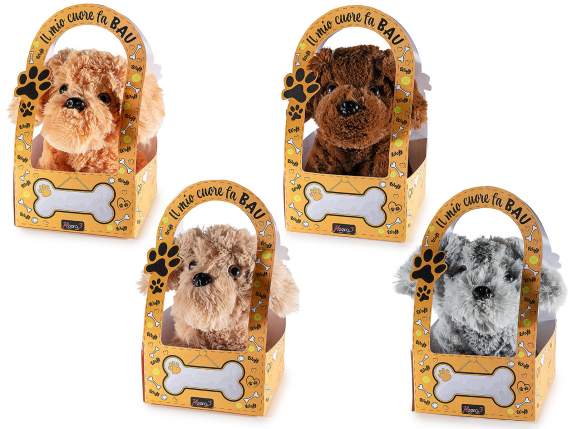Cagnolino di peluche seduto in confezione regalo