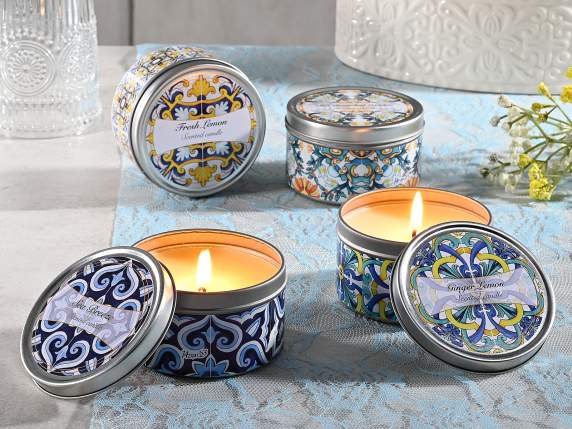Candela profumata in scatola di metallo rotonda maiolica