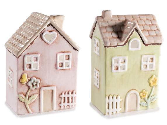 Casetta in ceramica con decori in rilievo e luci LED