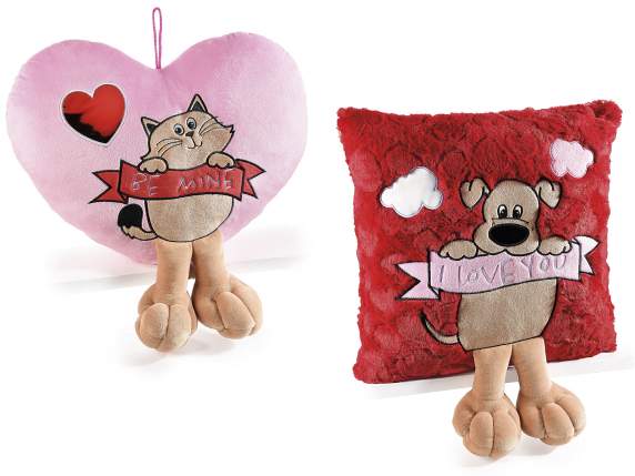 Cuscino imbottito ricamato Fall in love c-zampe in peluche