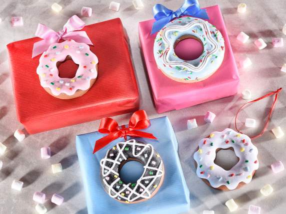 Ciambella colorata in pasta di resina da appendere