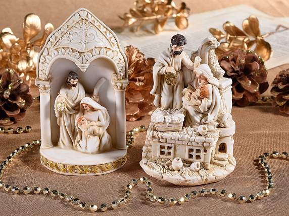 Presepe in resina con dettagli dorati da appoggiare