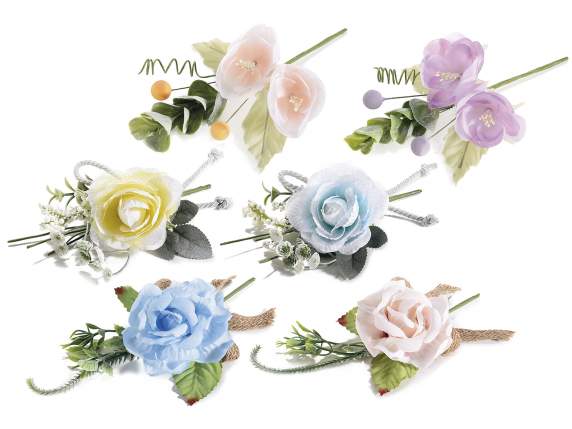 Mazzolino di fiori artificiali in stoffa con bacche