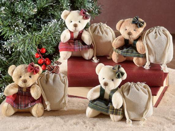 Orsetto in peluche con abito e sacchetto portadolci