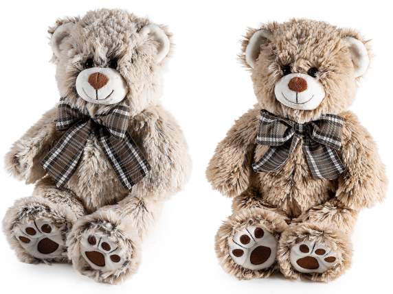 Orsetto di peluche con fiocco a quadri in morbida stoffa