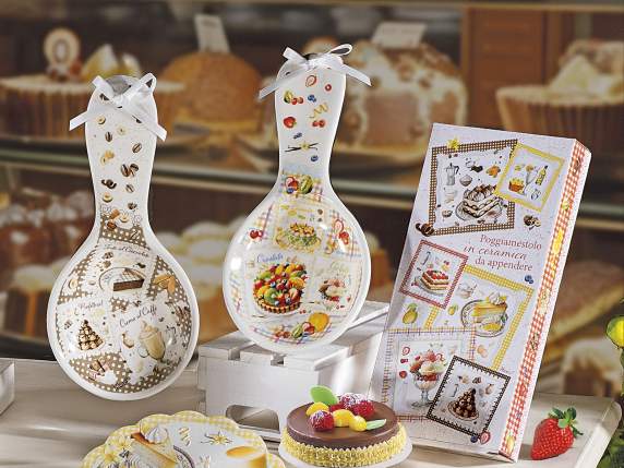 Poggiamestolo in ceramica con fiocco e stampa dolcetti