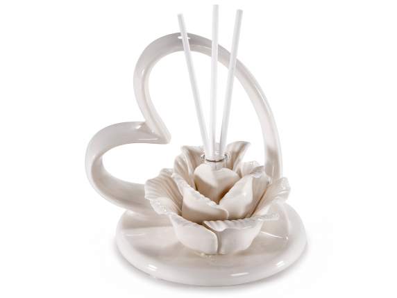 Cuore in porcellana con rosa e stick per profumare