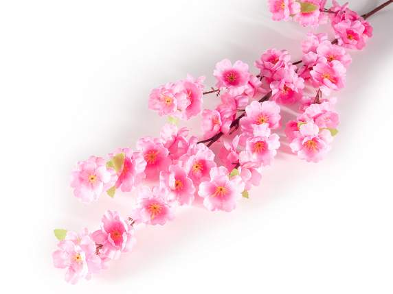 Ramo di fiori di ciliegio artificiale