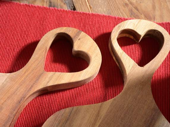 Set 2 taglieri Love in legno di acacia con manico a cuore