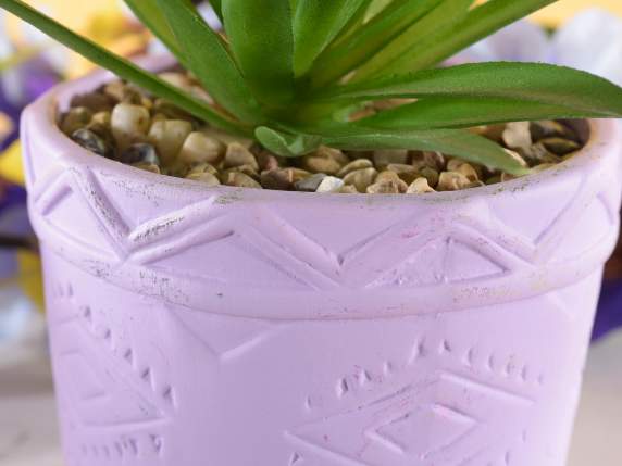 Vaso in ceramica lavorata c-base dorata e pianta artificiale