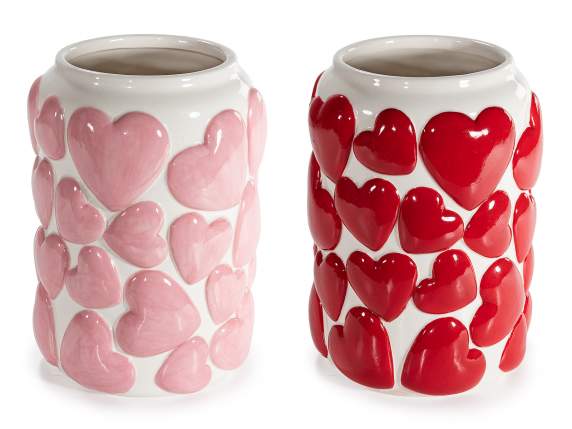Vaso in ceramica con decori a cuore in rilievo