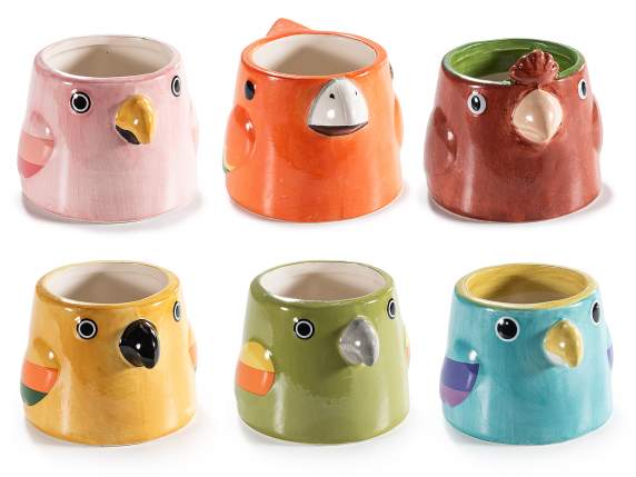 Vaso in ceramica colorata lucida con volto di pappagallo