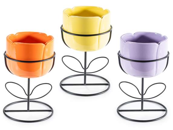 Vaso in ceramica a tulipano su base a stelo in metallo