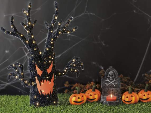 Albero stregato con anima in metallo e luci LED