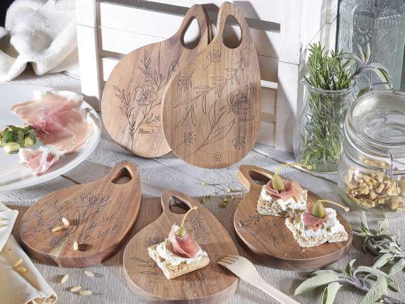 Set 5 taglieri in legno di acacia con incisioni floreali