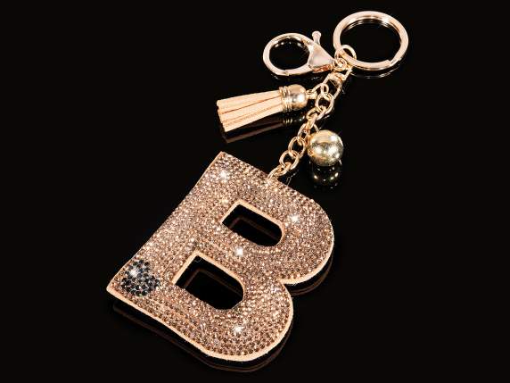 Charm-llavero letra B bronce con pedrería y borla