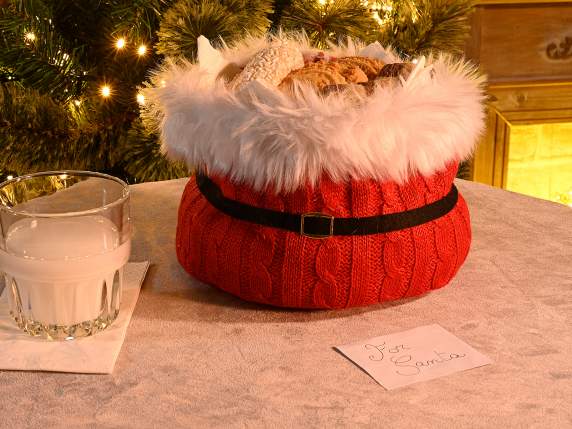 Panier de Noël tricoté avec de la fourrure écologique douce
