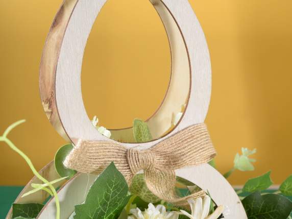 Lapin en bois avec fleurs artificielles décoratives et noeud