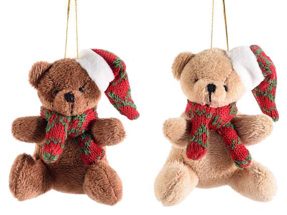 Ours en peluche avec écharpe et bonnet tricoté