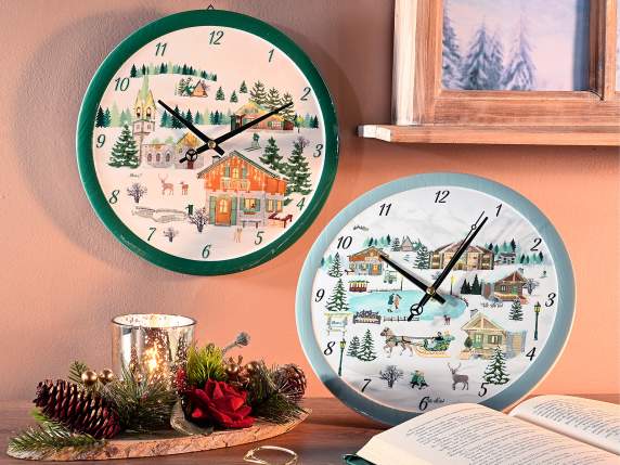 Reloj navideño de cerámica con números en relieve.
