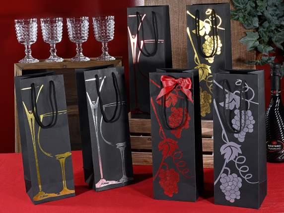 Sac porte-bouteilles avec poignées et décorations sur le thè