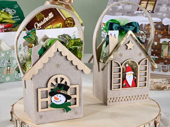 Sac en tissu en forme de maison avec décorations de Noël