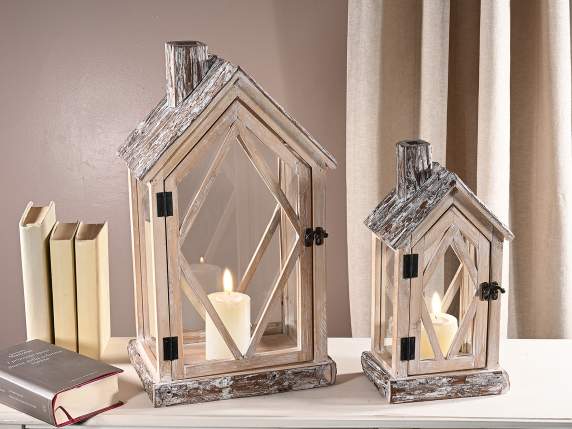 Set 2 felinare din lemn in forma de casa cu horn