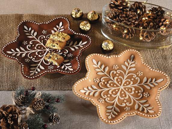 Farfurie ceramică în formă de stea cu decorațiuni în relief