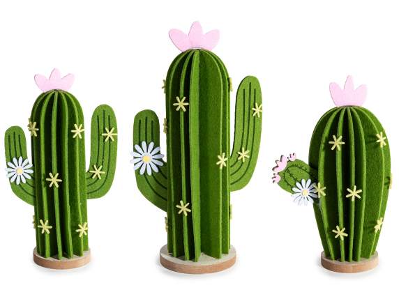 Juego 3 cactus de tela pequeñas flores sobre base de madera