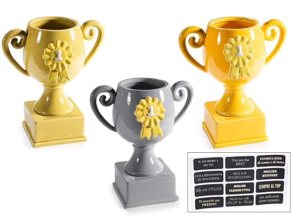 Vaza ceramica în forma de cupa Number One cu 12 etichete