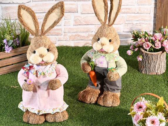 Grand lapin en fibre naturelle avec carotte et moulinet