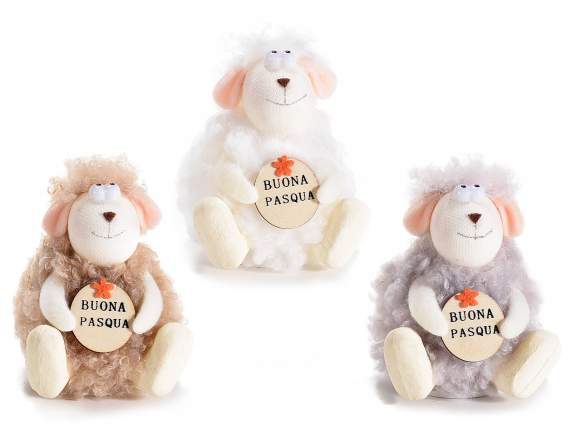 Moutons assis aux cheveux doux et décoration Joyeuses Pâques