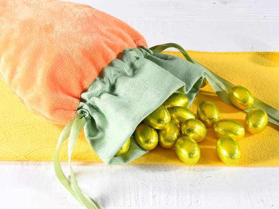 Carrot-shaped sweet bag in velvet fabric with ribbon