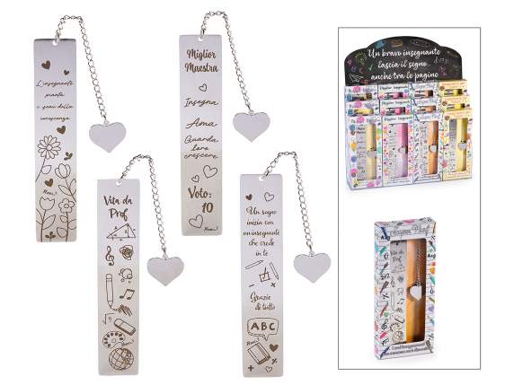 Metal bookmark with Maestri writing and heart pendant