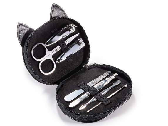 Cat-shaped leatherette manicure set with 7 accessories