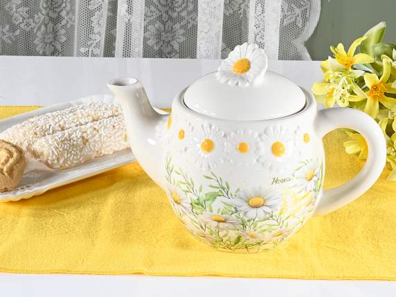 650ml ceramic teapot with embossed flowers