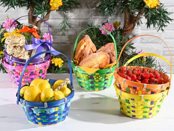 Round basket with colored bamboo handle and satin ribbon